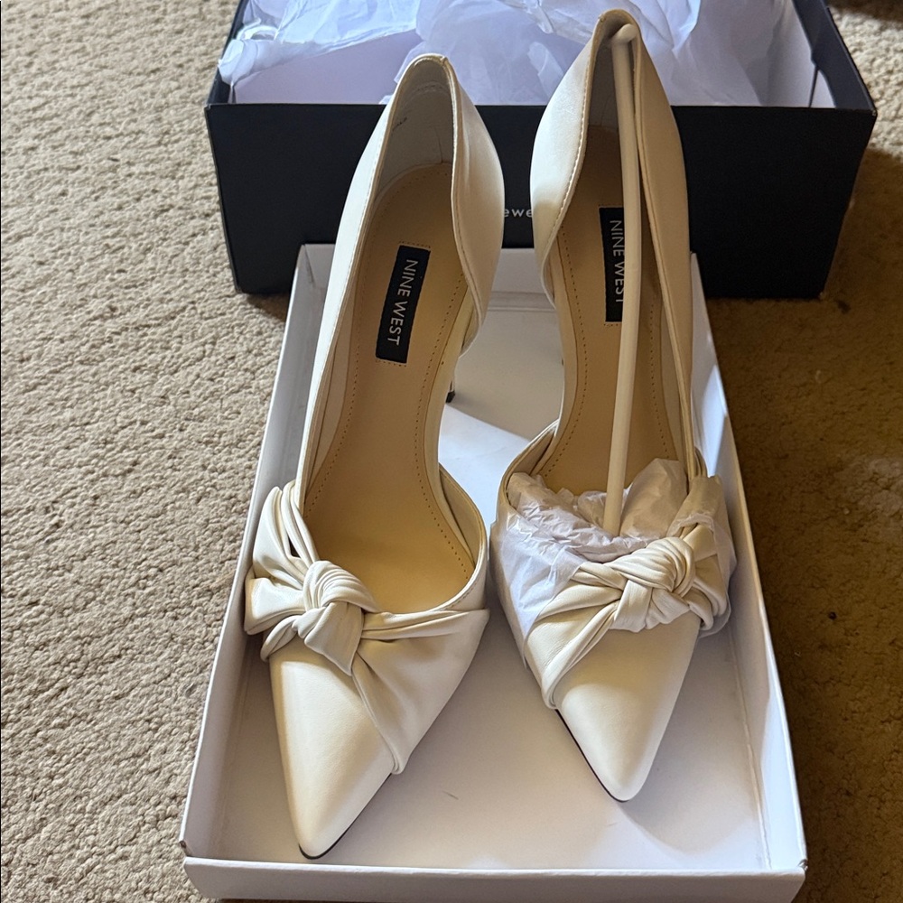 NIB Nine West Ivory Bow Tie shoe NEVER WORN